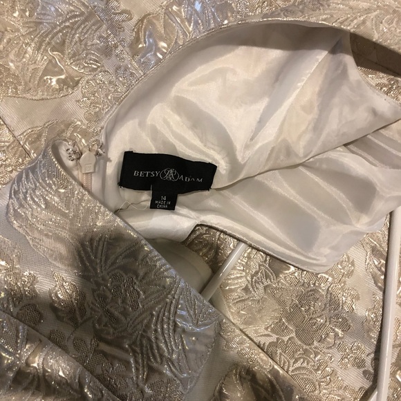 Prom gown - Picture 1 of 4